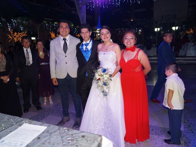 La boda de Erik   y Jazmín   en Iztapalapa, Ciudad de México 33
