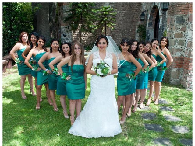 La boda de Oswaldo y Lily en Tepetlaoxtoc, Estado México 3