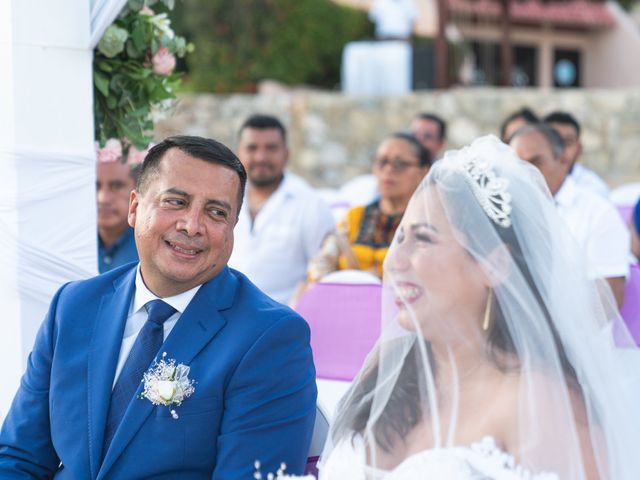 La boda de Leyver y Vecky en Huatulco, Oaxaca 13