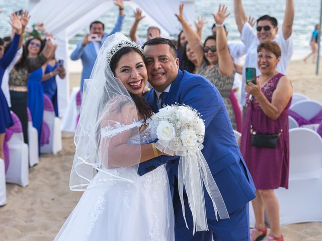 La boda de Leyver y Vecky en Huatulco, Oaxaca 14