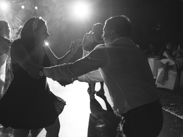 La boda de Leyver y Vecky en Huatulco, Oaxaca 19