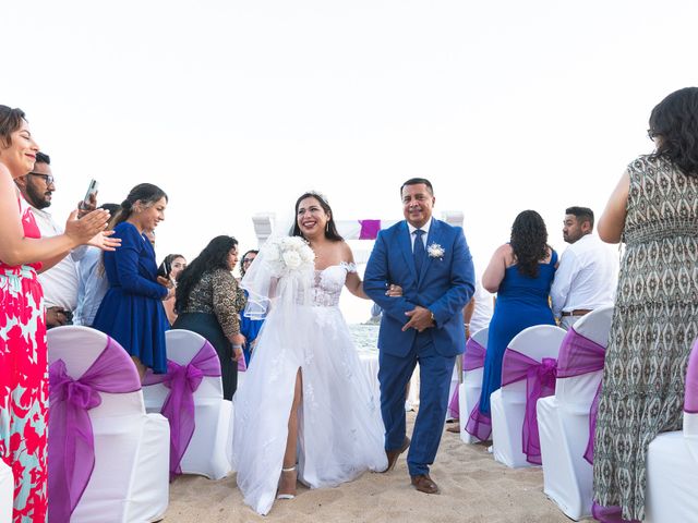 La boda de Leyver y Vecky en Huatulco, Oaxaca 20