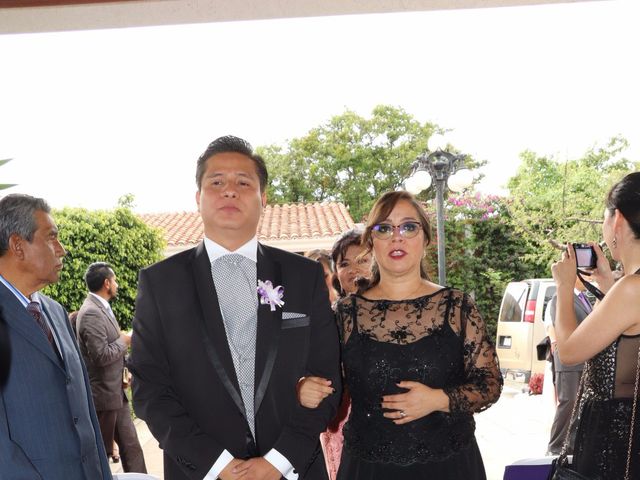 La boda de Violeta  y Jose Antonio  en Cuautlancingo, Puebla 4