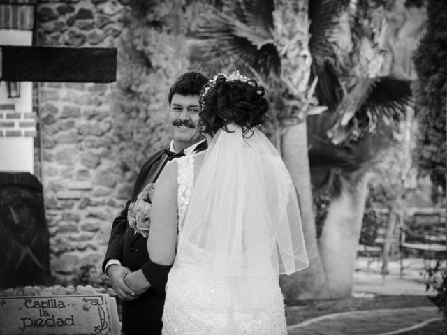 La boda de Rafael y Indira en Matamoros, Coahuila 5