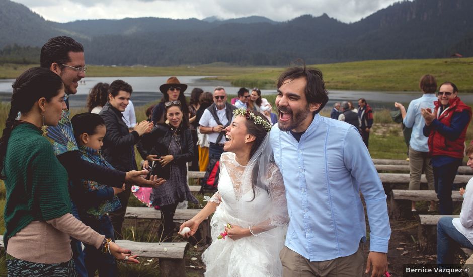 La boda de Luis y Angie en Amanalco, Estado México