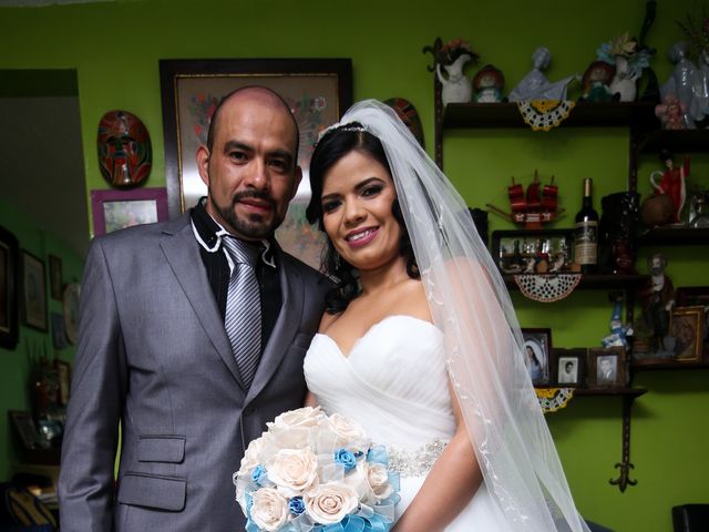 La boda de Salvador y Marisol en Iztapalapa, Ciudad de México 18