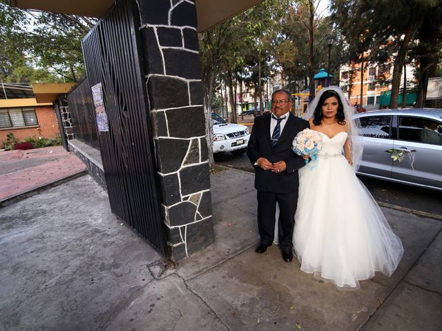 La boda de Salvador y Marisol en Iztapalapa, Ciudad de México 26