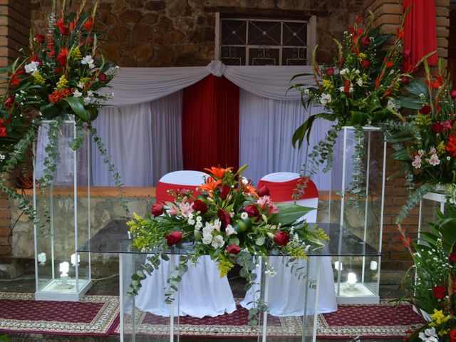 La boda de Hugo y Nailea en San Miguel Soyaltepec, Oaxaca 11