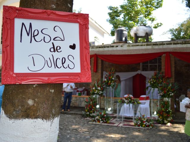 La boda de Hugo y Nailea en San Miguel Soyaltepec, Oaxaca 12