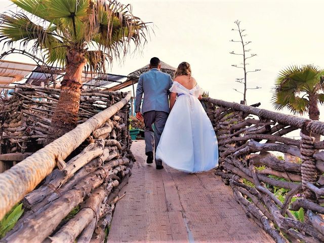 La boda de Fabian Gutierrez y Elizabeth Ramirez  en Rosarito, Baja California 21