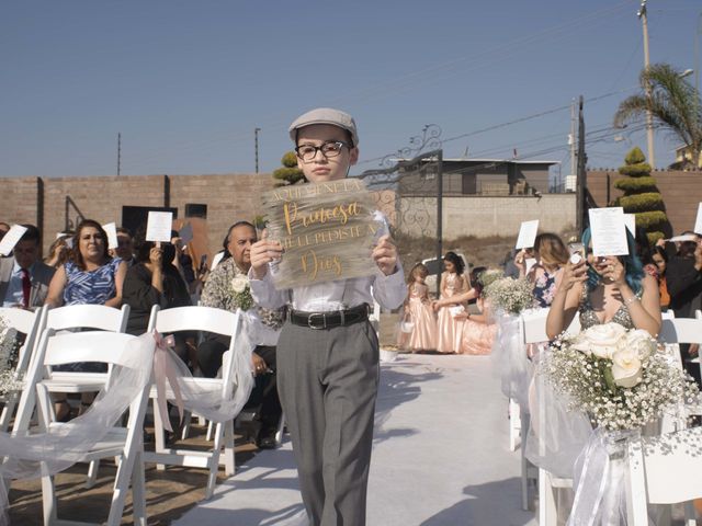 La boda de Giovanni y Sarvia en Rosarito, Baja California 24