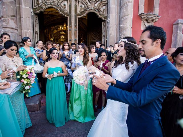 La boda de Juan y Estefanía en Salamanca, Guanajuato 27