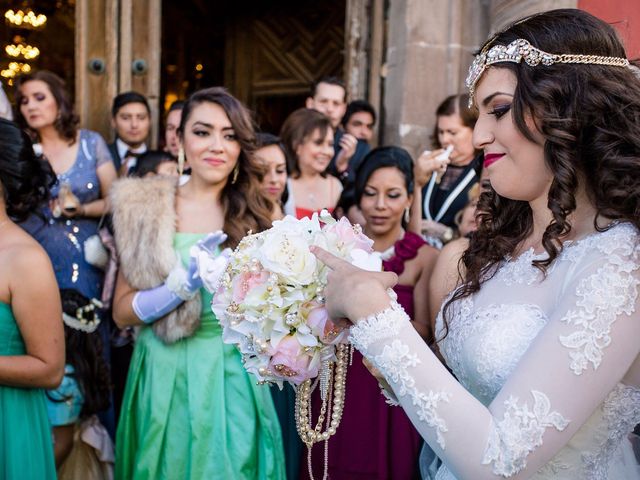 La boda de Juan y Estefanía en Salamanca, Guanajuato 29