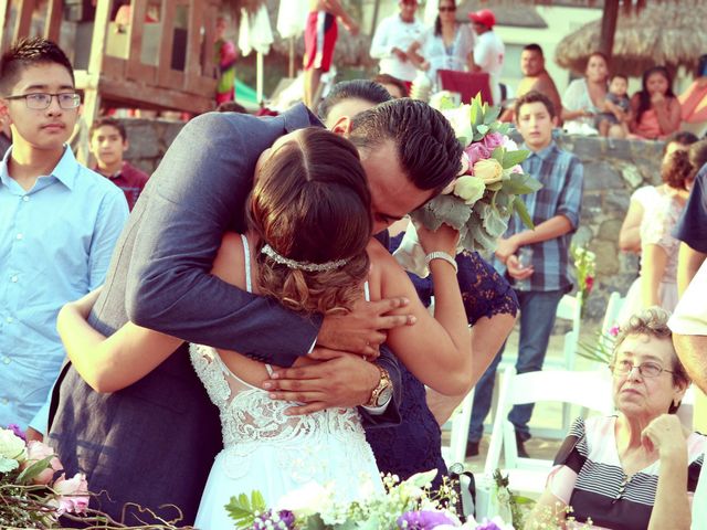 La boda de Mario y Michelle en Ixtapa Zihuatanejo, Guerrero 23