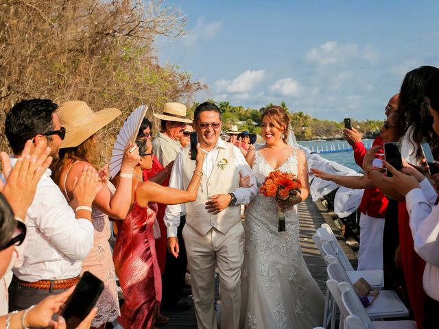 La boda de Brad y Rocío en Ixtapa Zihuatanejo, Guerrero 25