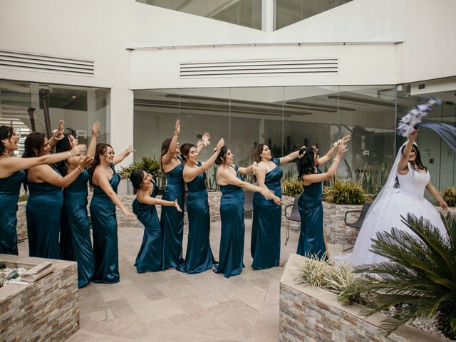 La boda de Javier Castro y Jazmin Cortez en Celaya, Guanajuato 4