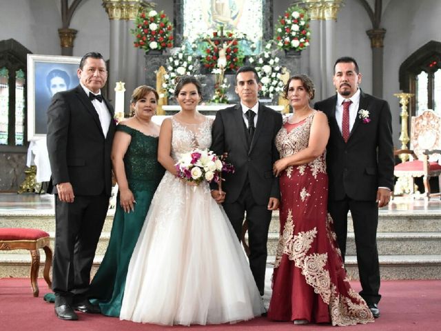 La boda de Víctor Hugo  y Yisela Yadira en Saltillo, Coahuila 4