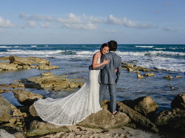 La boda de Carlos y Adriana en Playa del Carmen, Quintana Roo 164