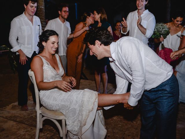 La boda de Carlos y Adriana en Playa del Carmen, Quintana Roo 279