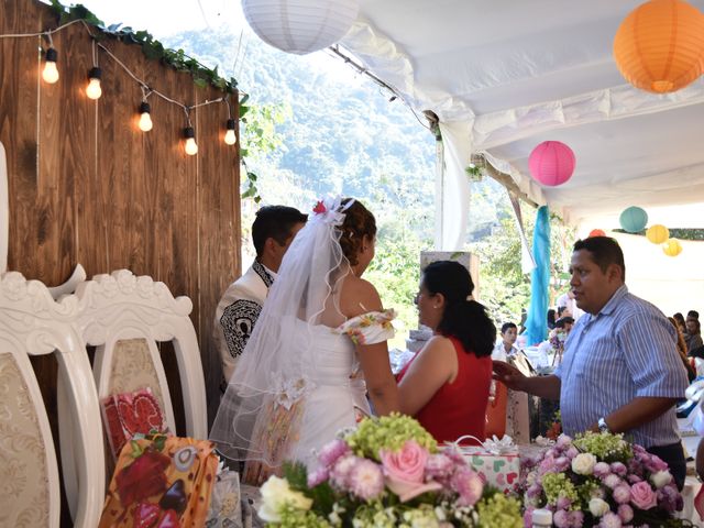 La boda de Alejandro  y Zaida Lucero  en Zontecomatlán de López y Fuentes, Veracruz 7