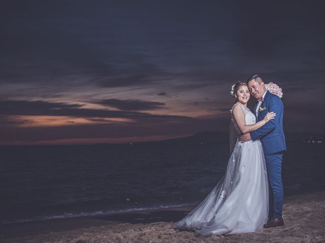 La boda de Víctor y Paola en Puerto Vallarta, Jalisco 17