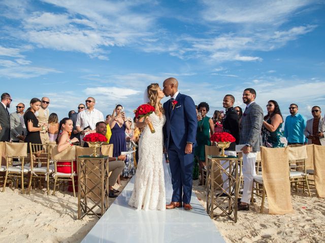 La boda de Raymond y Betty en Cancún, Quintana Roo 33