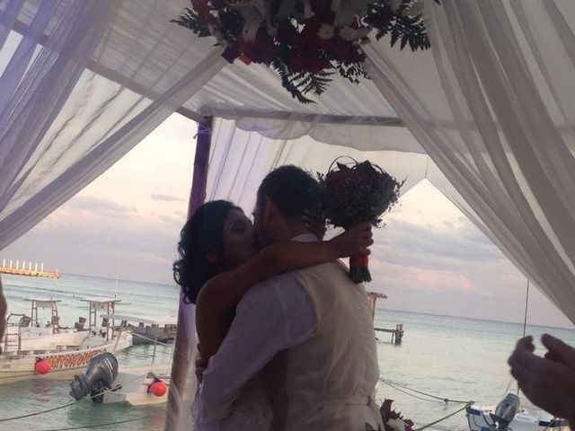La boda de Jon  y Lau en Playa del Carmen, Quintana Roo 1