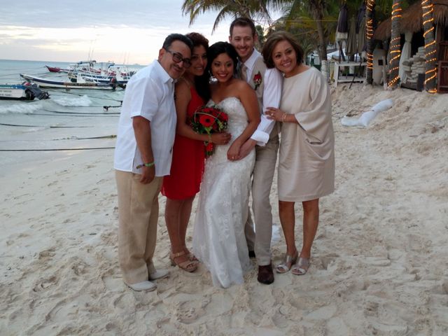 La boda de Jon  y Lau en Playa del Carmen, Quintana Roo 9