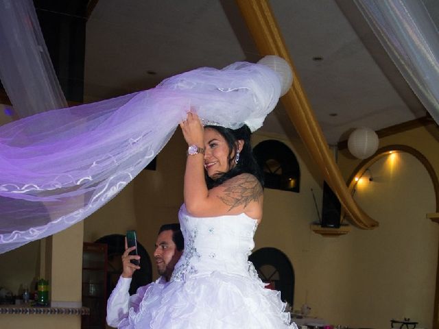 La boda de Aaron y Angélica en Nezahualcóyotl, Estado México 6