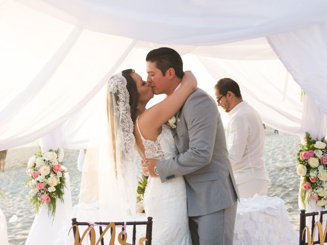 La boda de Joshua y Estefania en Ixtapa Zihuatanejo, Guerrero 23