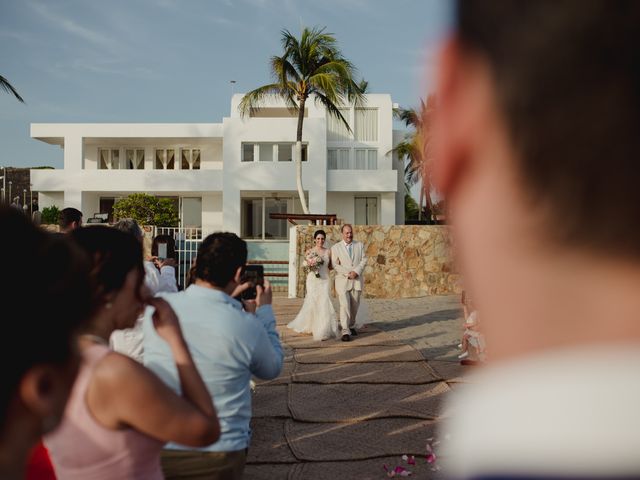 La boda de Alberto y Lorena en Acapulco, Guerrero 13