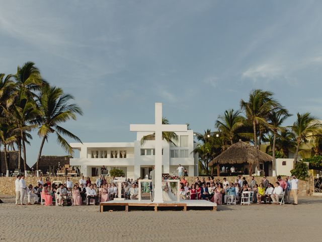 La boda de Alberto y Lorena en Acapulco, Guerrero 22