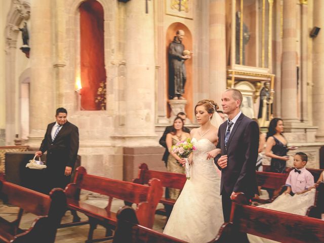 La boda de Aaron y Lydia en Guanajuato, Guanajuato 40