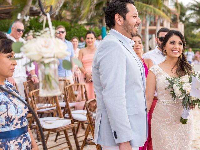 La boda de Hector y Lisa en Playa del Carmen, Quintana Roo 35