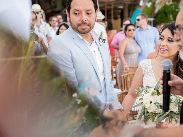 La boda de Hector y Lisa en Playa del Carmen, Quintana Roo 37