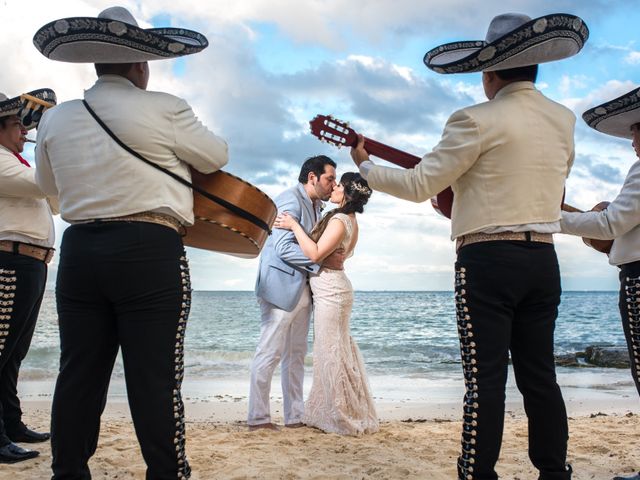 La boda de Hector y Lisa en Playa del Carmen, Quintana Roo 45