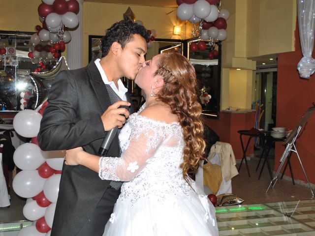 La boda de Irvin  y Ivonne  en Nezahualcóyotl, Estado México 17