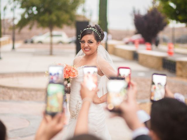La boda de Omar  y Mayra  en Chihuahua, Chihuahua 17