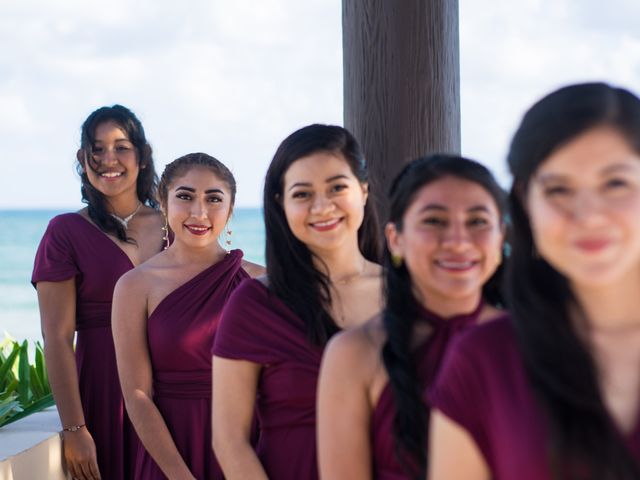 La boda de Rogelio y Cinthia en Cancún, Quintana Roo 20