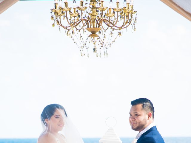 La boda de Rogelio y Cinthia en Cancún, Quintana Roo 24