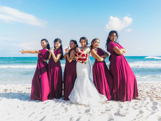 La boda de Rogelio y Cinthia en Cancún, Quintana Roo 35