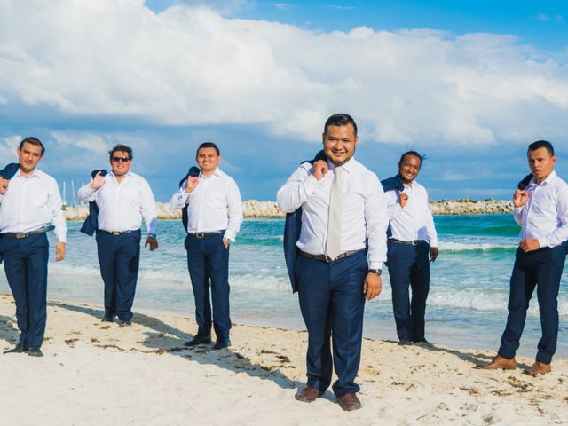 La boda de Rogelio y Cinthia en Cancún, Quintana Roo 37