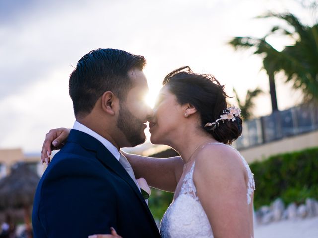 La boda de Rogelio y Cinthia en Cancún, Quintana Roo 49