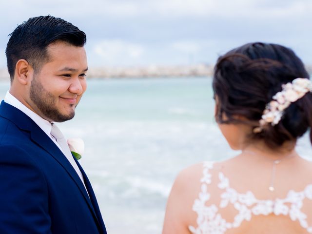 La boda de Rogelio y Cinthia en Cancún, Quintana Roo 52