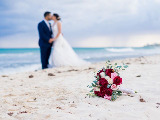 La boda de Rogelio y Cinthia en Cancún, Quintana Roo 2