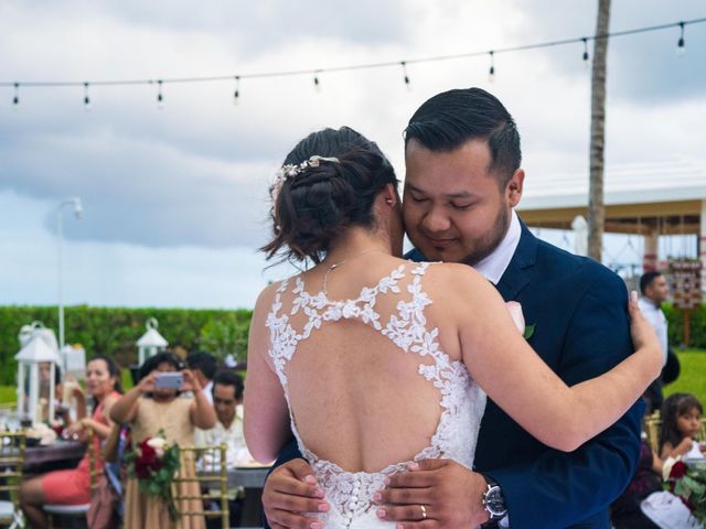 La boda de Rogelio y Cinthia en Cancún, Quintana Roo 57