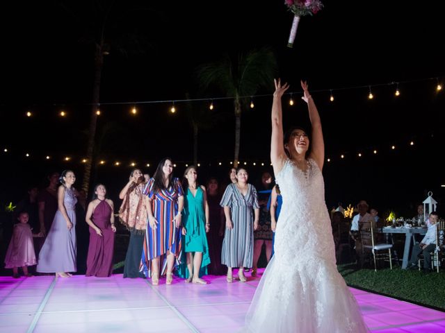 La boda de Rogelio y Cinthia en Cancún, Quintana Roo 62