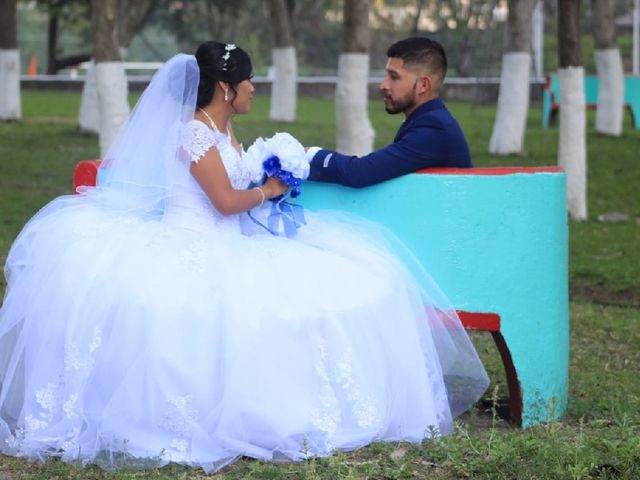 La boda de Noé  y Lizbeth  en Tuxpan, Jalisco 4