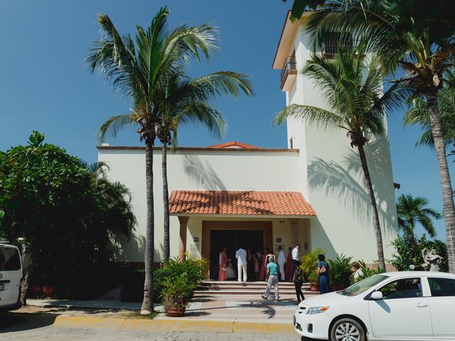 La boda de Orlando y Thania en Bahía de Banderas, Nayarit 36