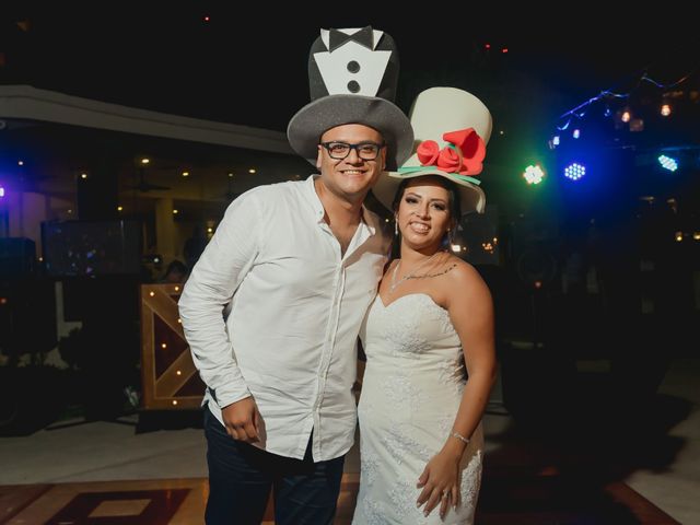 La boda de Orlando y Thania en Bahía de Banderas, Nayarit 96